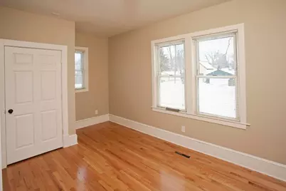 402 Hope Street, Saint Paul, MN 55106 - Photo 16