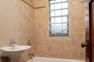 402 Hope St, Saint Paul, MN 55106 - Photo 8