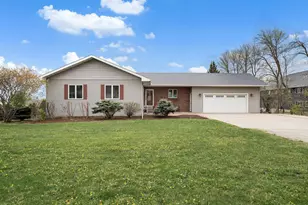 602 6th St S, Ellendale, MN 56026 - Photo 1
