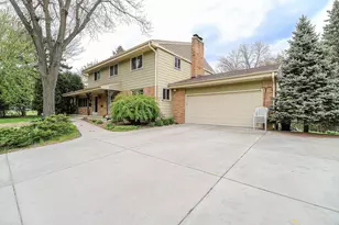 1525 St Croix Cir, Golden Valley, MN 55422 - Photo 1