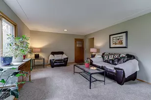 1525 St Croix Cir, Golden Valley, MN 55422 - Photo 6