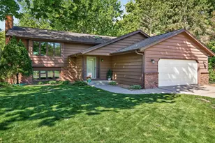 17125 Hemlock Ct, Lakeville, MN 55044 - Photo 2