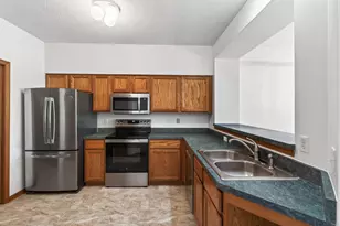 2162 Water Lilly Ln, Eagan, MN 55122 - Photo 8