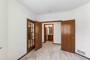 2162 Water Lilly Ln, Eagan, MN 55122 - Photo 12