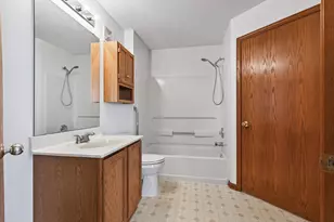 2162 Water Lilly Ln, Eagan, MN 55122 - Photo 16