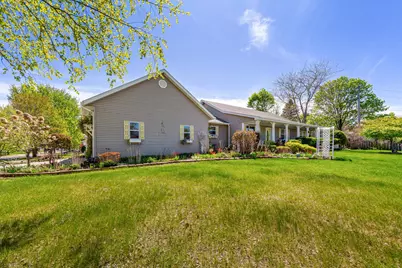 385 22nd Street SE, Owatonna, MN 55060 - Photo 1