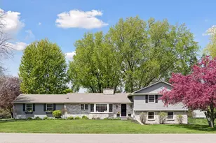 114 Chevy Chase Dr, Wayzata, MN 55391 - Photo 1