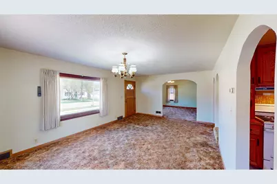 406 Giles Place, Albert Lea, MN 56007 - Photo 4