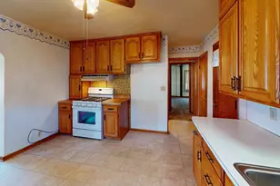 406 Giles Pl, Albert Lea, MN 56007 - Photo 8
