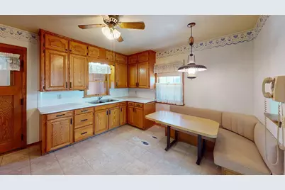 406 Giles Place, Albert Lea, MN 56007 - Photo 4