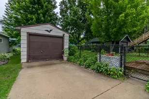 708 Lyndale St, North Mankato, MN 56003 - Photo 30