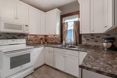 708 Lyndale Street, North Mankato, MN 56003 - Photo 12