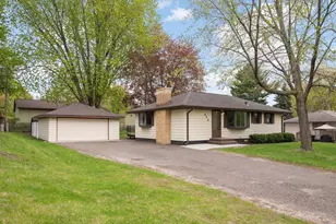 659 Grange Ave N, Oakdale, MN 55128 - Photo 2