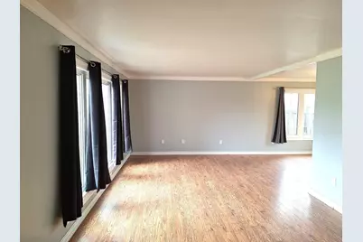 911 Emmerling Avenue, Walhalla, ND 58282 - Photo 4