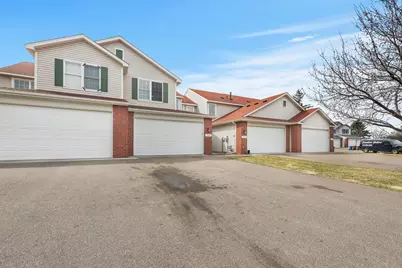 3905 Everest Lane N, Plymouth, MN 55446 - Photo 2