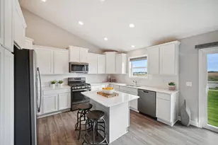 7658 109th Street S, Cottage Grove, MN 55016 - Photo 2