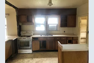 2626 6th Avenue E, Hibbing, MN 55746 - Photo 2