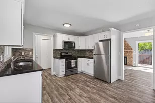 2580 Winfield Ave, Golden Valley, MN 55422 - Photo 10