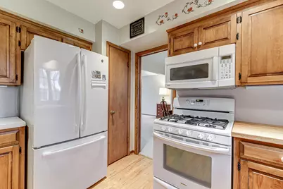 1721 Rhode Island Avenue N, Golden Valley, MN 55427 - Photo 16