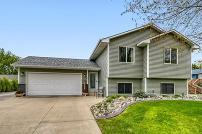 4385 Hamlet Avenue N, Oakdale, MN 55128 - Photo 2