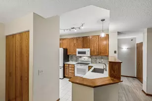 7420 Edinborough Way, Edina, MN 55435 - Photo 12