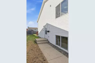 3108 Dakota Park Circle S, Fargo, ND 58104 - Photo 2