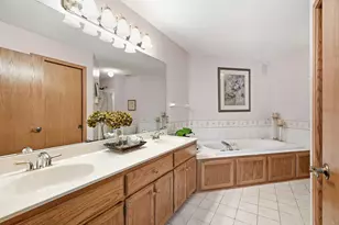 8821 Stonebrooke Ct, Woodbury, MN 55125 - Photo 38