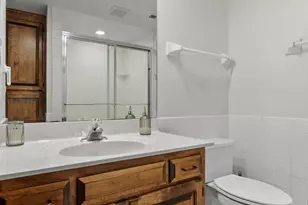 5811 Shannon Dr, Edina, MN 55439 - Photo 76