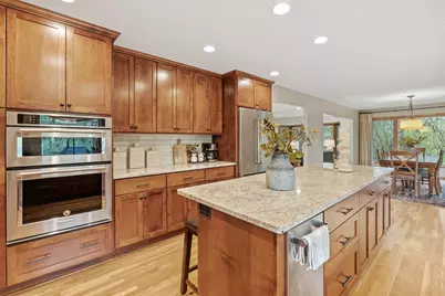 5811 Shannon Drive, Edina, MN 55439 - Photo 2