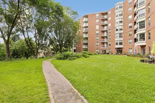 1425 W 28th St, Minneapolis, MN 55408 - Photo 30