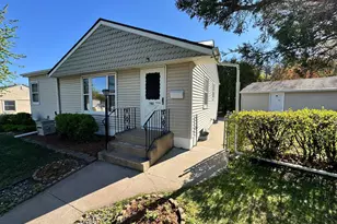 782 Howard St N, Saint Paul, MN 55119 - Photo 1