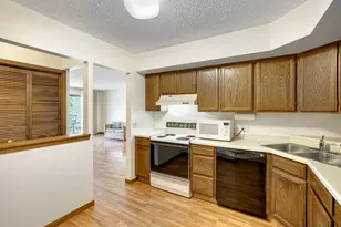 2455 Londin Ln E, Maplewood, MN 55119 - Photo 8
