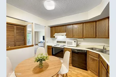 2455 Londin Lane E #322, Maplewood, MN 55119 - Photo 8