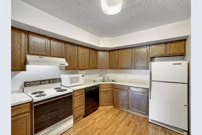 2455 Londin Lane E #322, Maplewood, MN 55119 - Photo 10