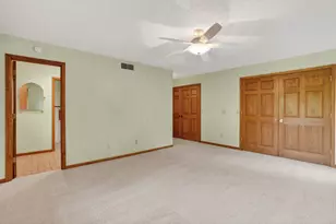 8655 Hunters Way, Apple Valley, MN 55124 - Photo 10