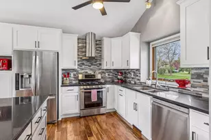 5679 Erik Ln, Shoreview, MN 55126 - Photo 6