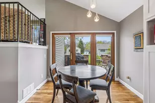 5679 Erik Ln, Shoreview, MN 55126 - Photo 10