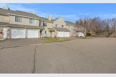 2270 Ranchview Lane N #39, Plymouth, MN 55447 - Photo 4
