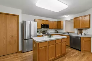 10957 Lexington Dr, Eden Prairie, MN 55344 - Photo 6