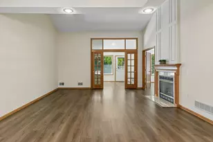 10957 Lexington Dr, Eden Prairie, MN 55344 - Photo 4