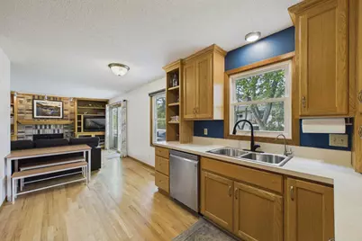10358 Lee Drive, Eden Prairie, MN 55347 - Photo 8
