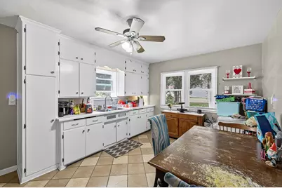 1562 Ivy Avenue E, Saint Paul, MN 55106 - Photo 2