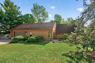 4900 Larson Rd, Shoreview, MN 55126 - Photo 4