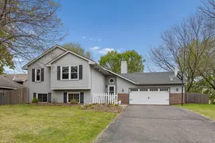 13916 York Ave S, Burnsville, MN 55337 - Photo 2