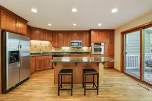 1598 Summit Shores Cir, Burnsville, MN 55306 - Photo 8