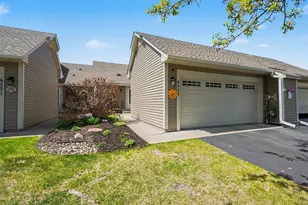 4555 Niagara Ln N, Plymouth, MN 55446 - Photo 2