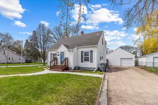 601 11th St N, Moorhead, MN 56560 - Photo 2