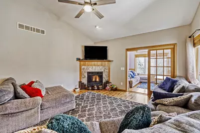 2334 Manuela Drive, Chaska, MN 55318 - Photo 4