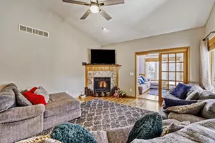 2334 Manuela Dr, Chaska, MN 55318 - Photo 4