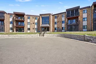 2700 Oxford St N, Roseville, MN 55113 - Photo 1